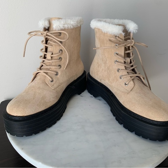 NWT Nasty Gal Faux Suede Faux Fur Trim Ankle Platform Boots 8 - Picture 8 of 15